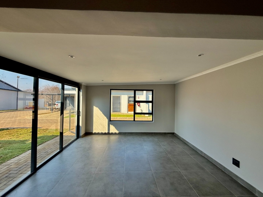 To Let 2 Bedroom Property for Rent in Ifafi North West